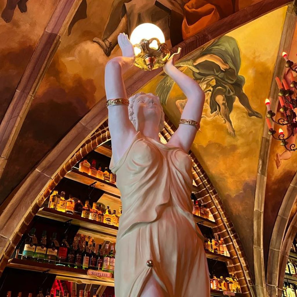 Na tafli wrocławskiego rynku otworzył się Św. Jan - pub regionalny! Co zjemy i czego się napijemy? Czy jest smacznie? Sprawdź we wpisie!
